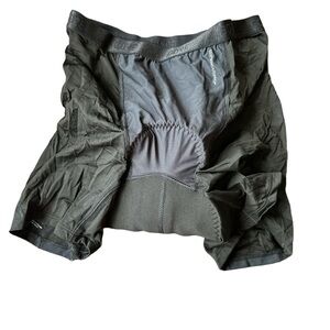 Gore cycle shorts cyclist woman padded medium windstopper black NeW‎